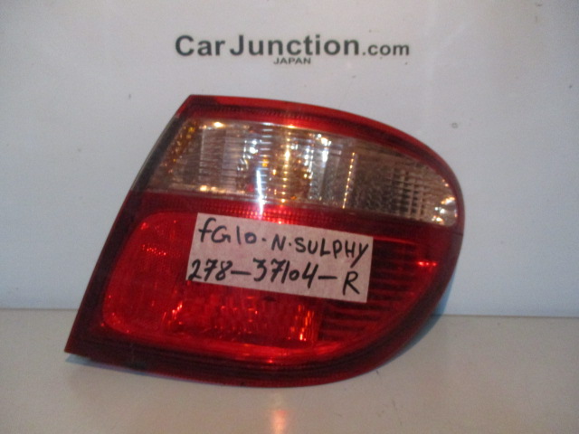 Used Nissan  TAIL LAMP RIGHT